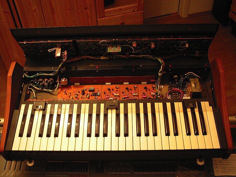 Crumar Performer inside 1