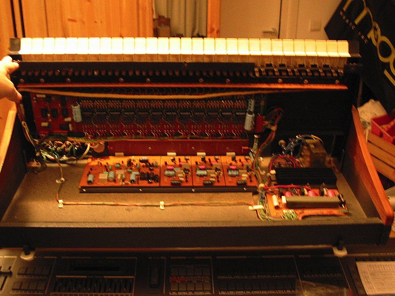 Crumar Performer inside 2