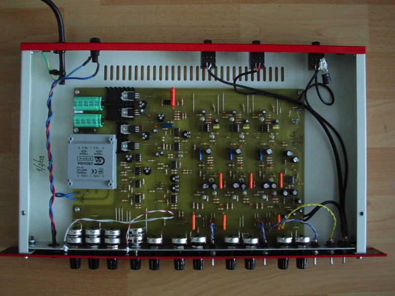 Syntomas Élkorus inside
