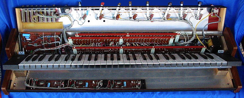 Vermona Piano-Strings opened